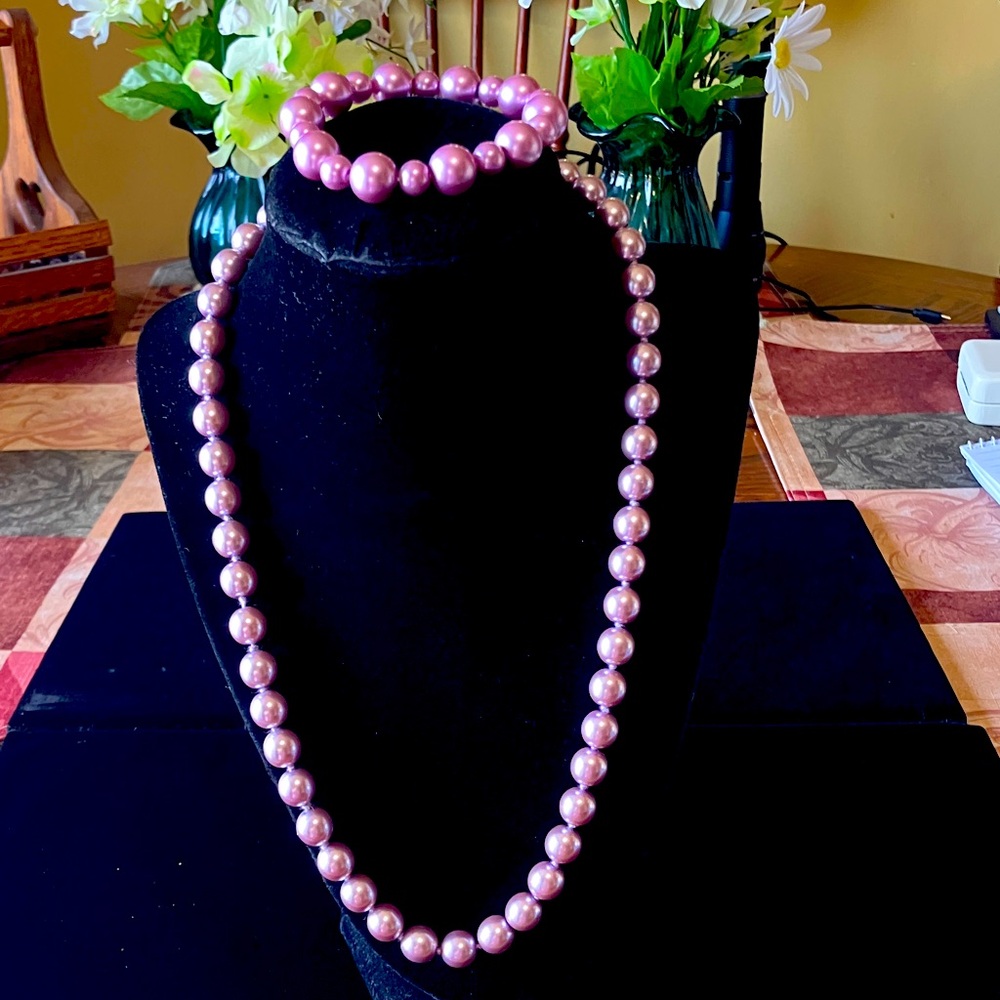 Vintage lavender fresh water, cultured, pearl necklace with bracelet
